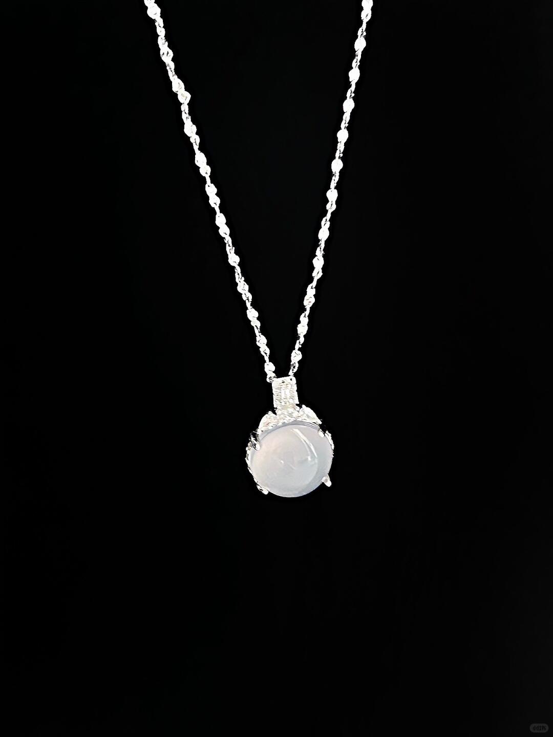 Limerence Necklace | Poetic Elegance & Lunar Design (Limited Edition)