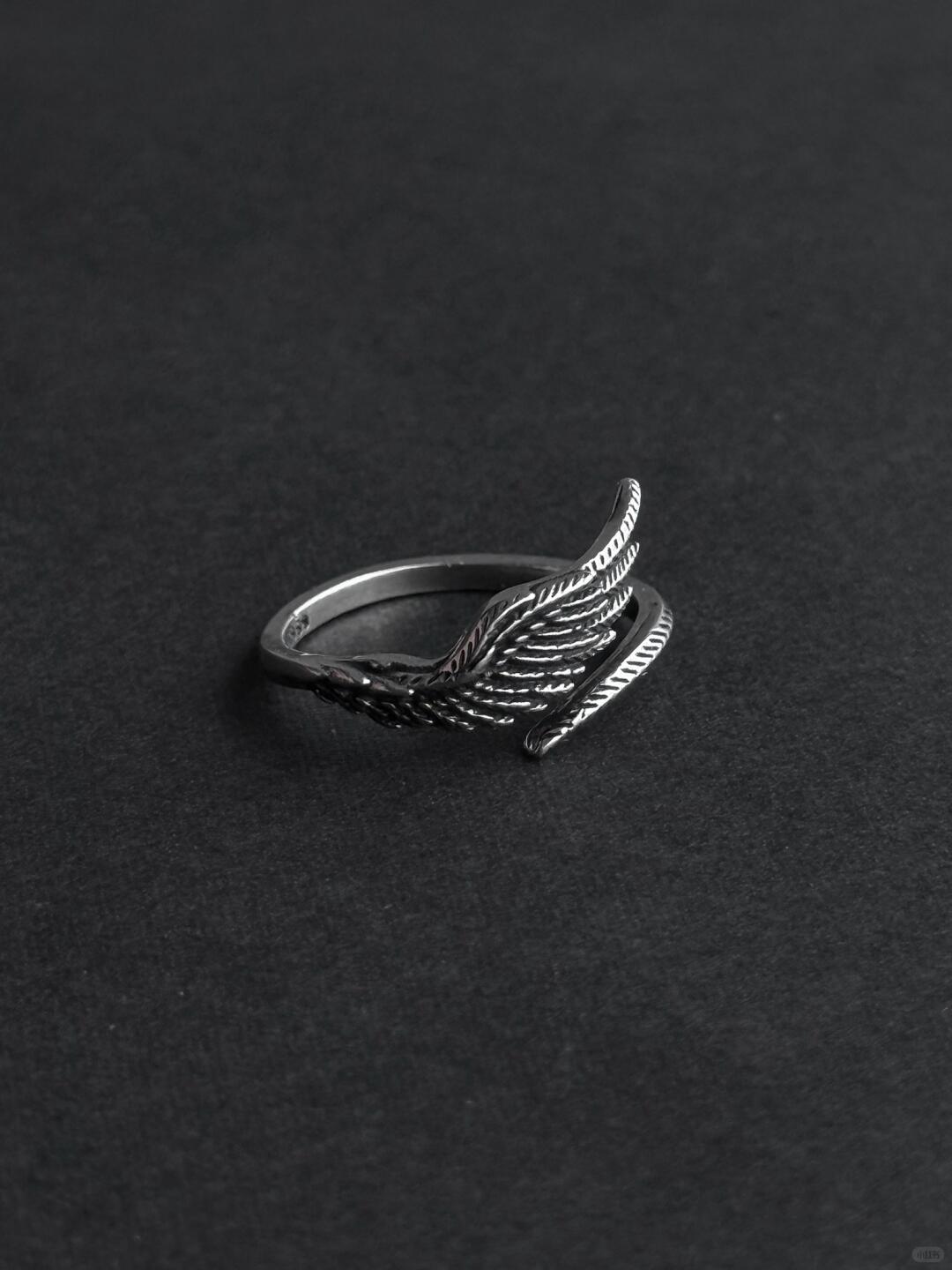 Lone Feather Chronicle | Asymmetric Feather Wing Statement Ring (Y2K Limited)