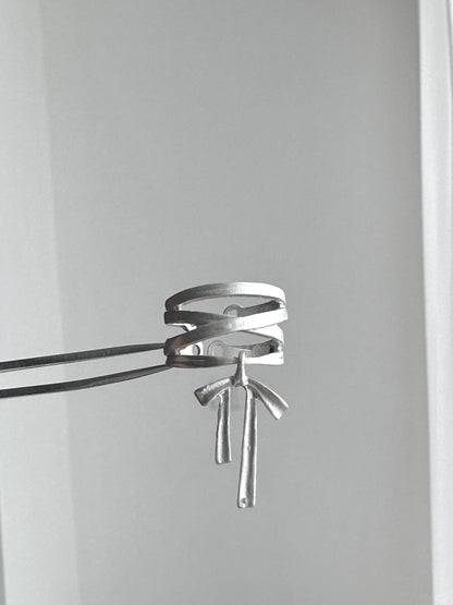 Pure White Overture Ring | Elegant Ribbon & Poetic Design (Limited Edition)