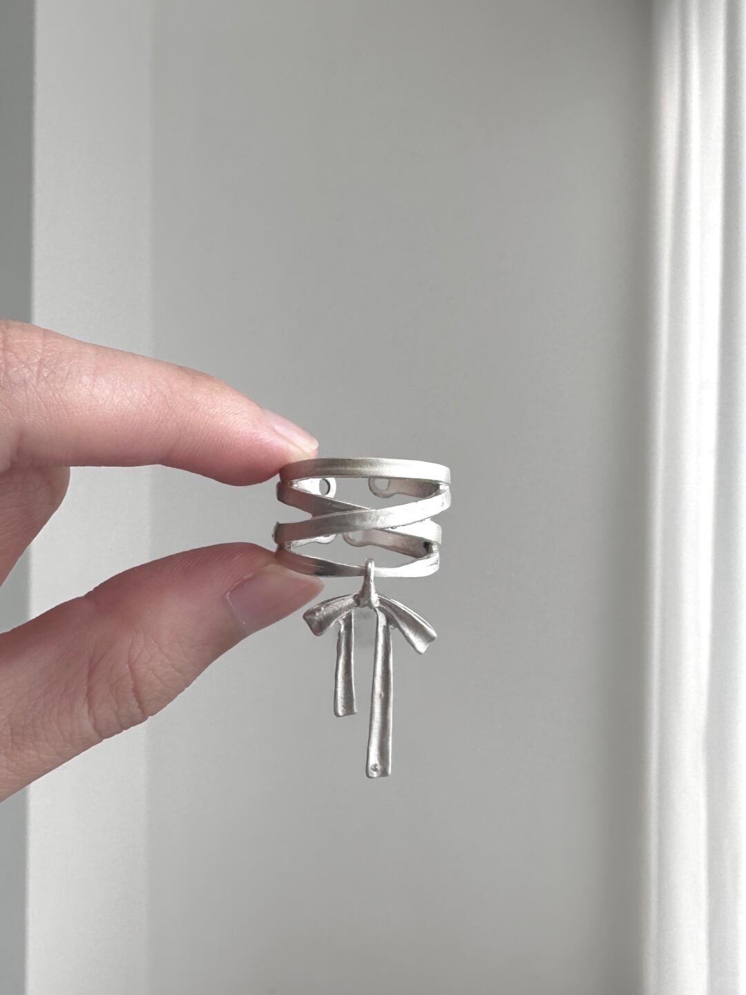 Pure White Overture Ring | Elegant Ribbon & Poetic Design (Limited Edition)