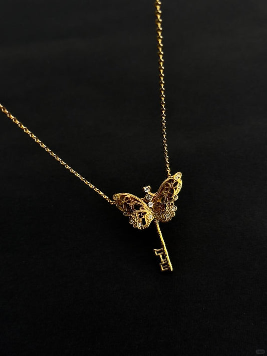 Qiyuan Butterfly Dream | Lacquer Garden Ethereal Butterfly Necklace (Y2K Limited)