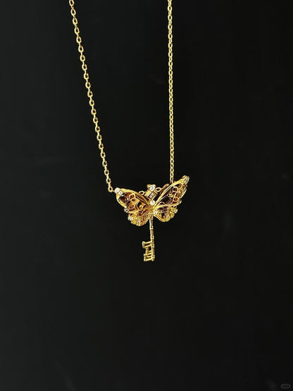 Qiyuan Butterfly Dream | Lacquer Garden Ethereal Butterfly Necklace (Y2K Limited)