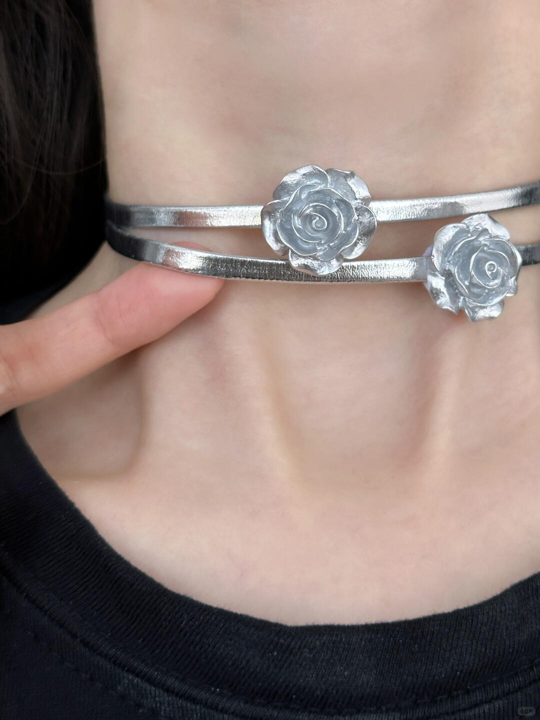 Roses under Moonlight Choker | Silver Elegance & Poetic Design (Limited Edition)