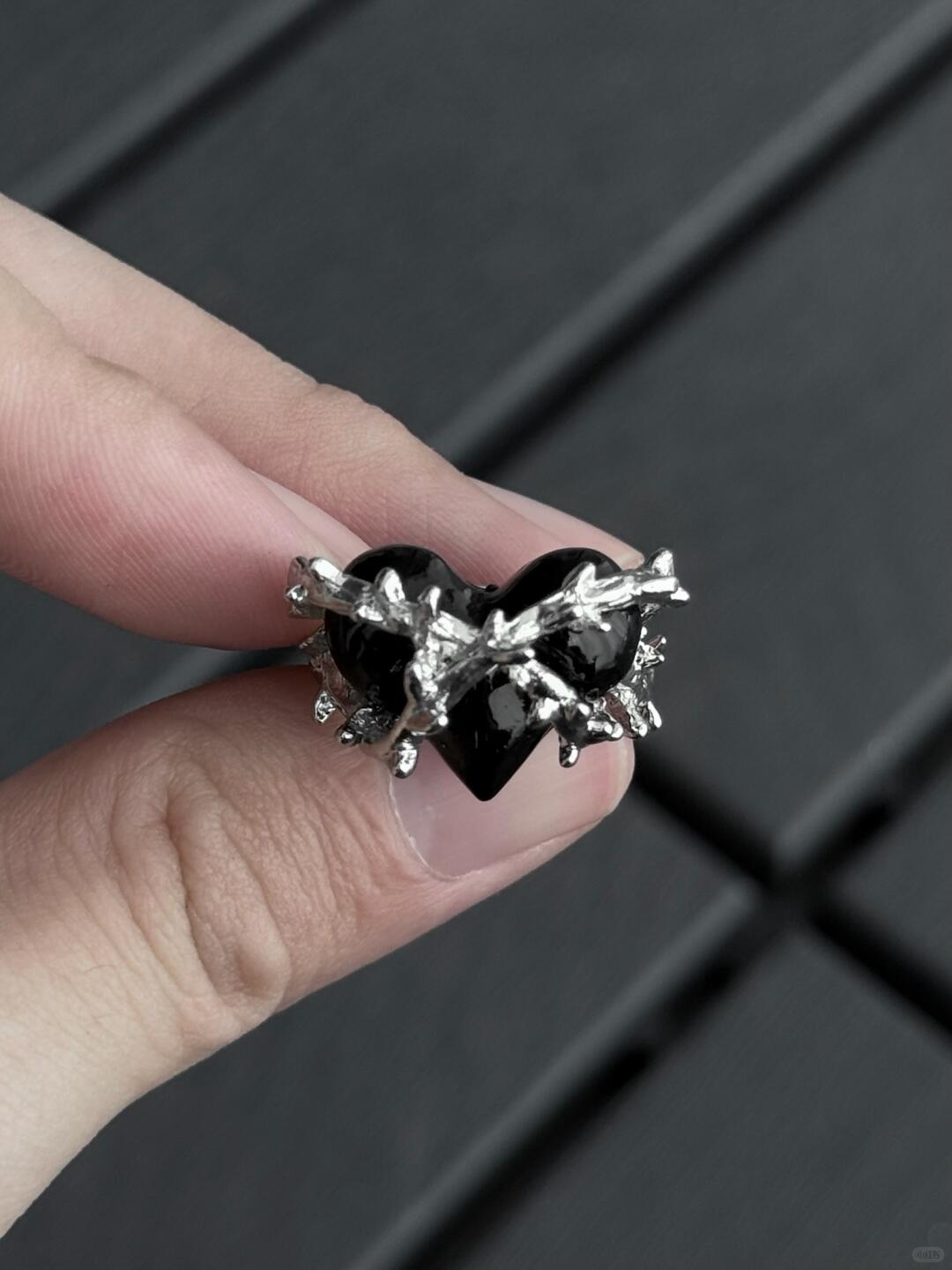 Sorrowful Heart | Thorn-Pierced Black Heart Statement Ring (Y2K Limited)