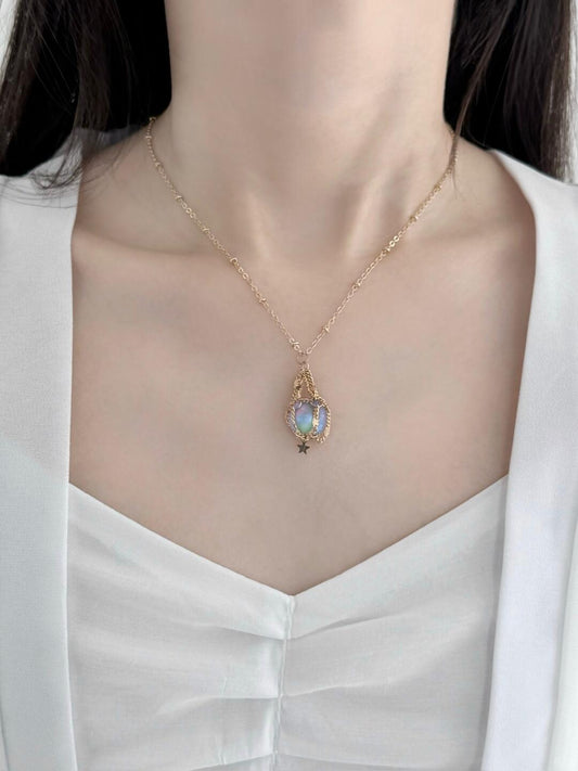 Star Dreamcatcher Necklace | Celestial Elegance & Poetic Design (Limited Edition)