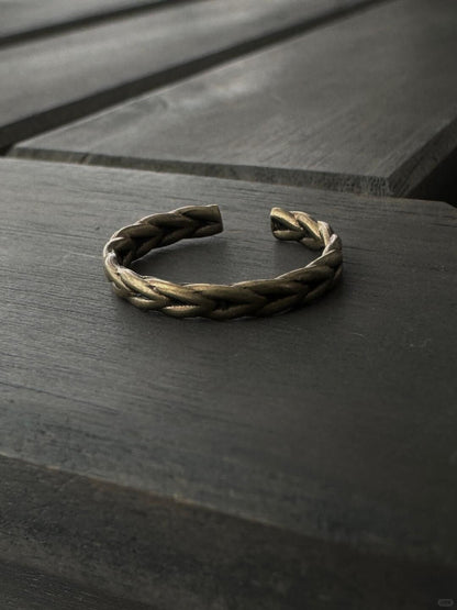 The Earth Whispers Ring | Poetic Elegance & Natural Beauty (Limited Edition)