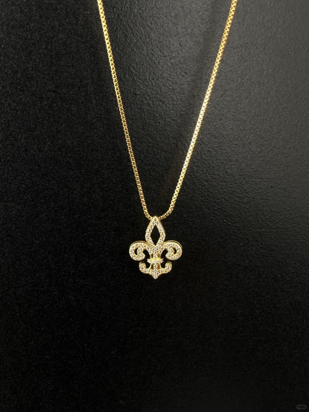 Iris Necklace | Vintage Night Elegance & Handcrafted Design (Limited Edition)