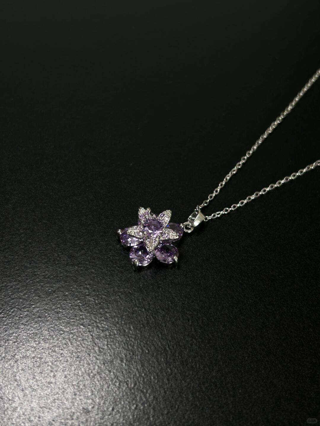 Vintage Violet Reverie | Rotating Pendant Necklace (Y2K Limited)