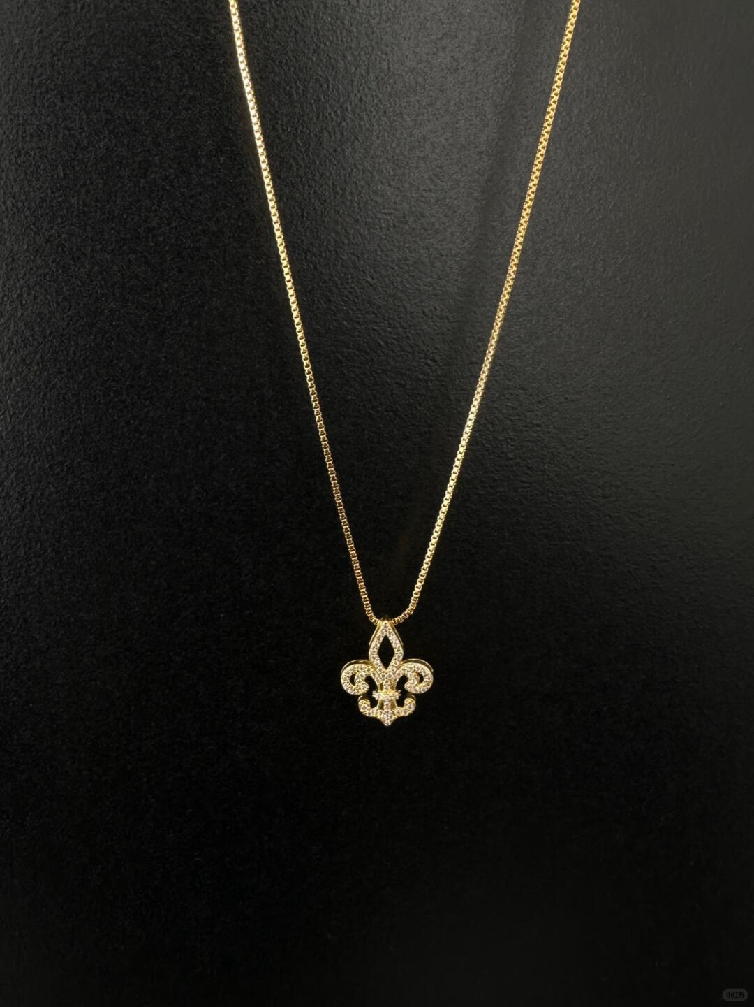 Iris Necklace | Vintage Night Elegance & Handcrafted Design (Limited Edition)